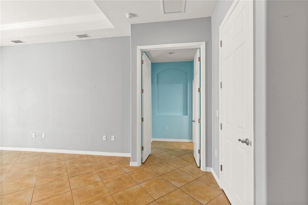 Active With Contract: $445,000 (3 beds, 2 baths, 1682 Square Feet)