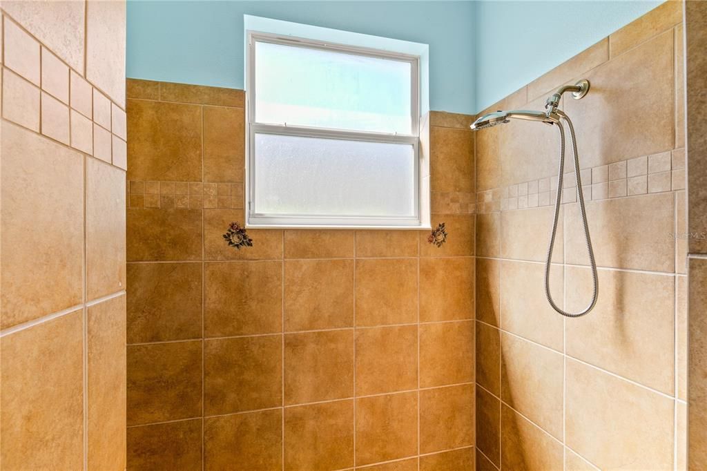 Active With Contract: $445,000 (3 beds, 2 baths, 1682 Square Feet)