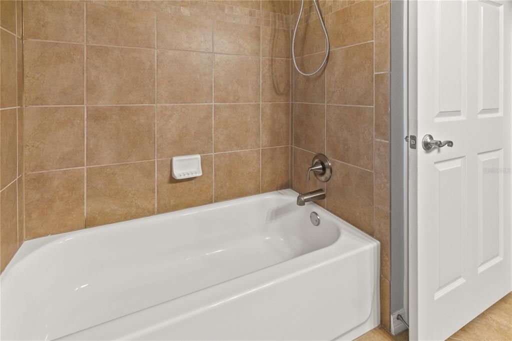 Active With Contract: $445,000 (3 beds, 2 baths, 1682 Square Feet)