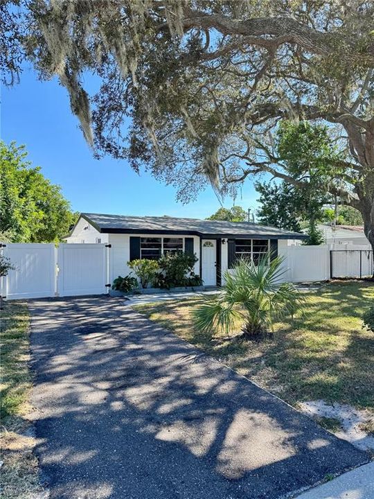 На продажу: $279,000 (2 спален, 2 ванн, 1016 Квадратных фут)