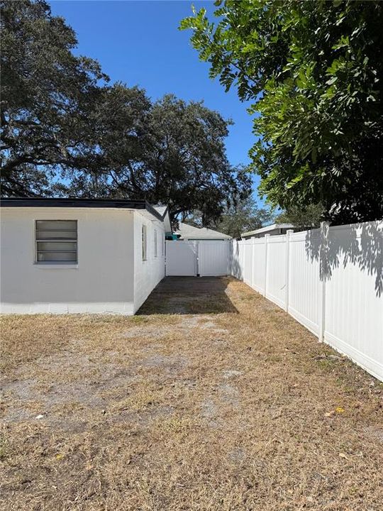 На продажу: $279,000 (2 спален, 2 ванн, 1016 Квадратных фут)