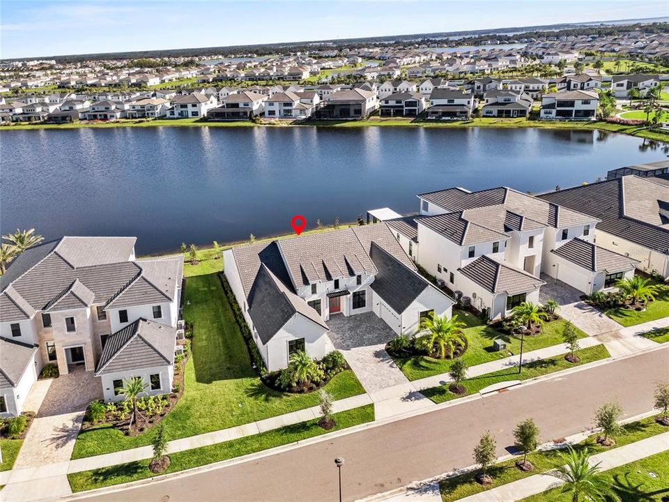 For Sale: $2,299,000 (5 beds, 6 baths, 4596 Square Feet)