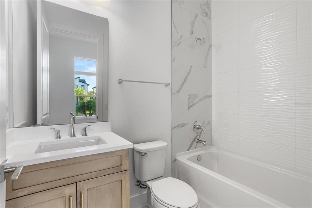 For Sale: $2,299,000 (5 beds, 6 baths, 4596 Square Feet)