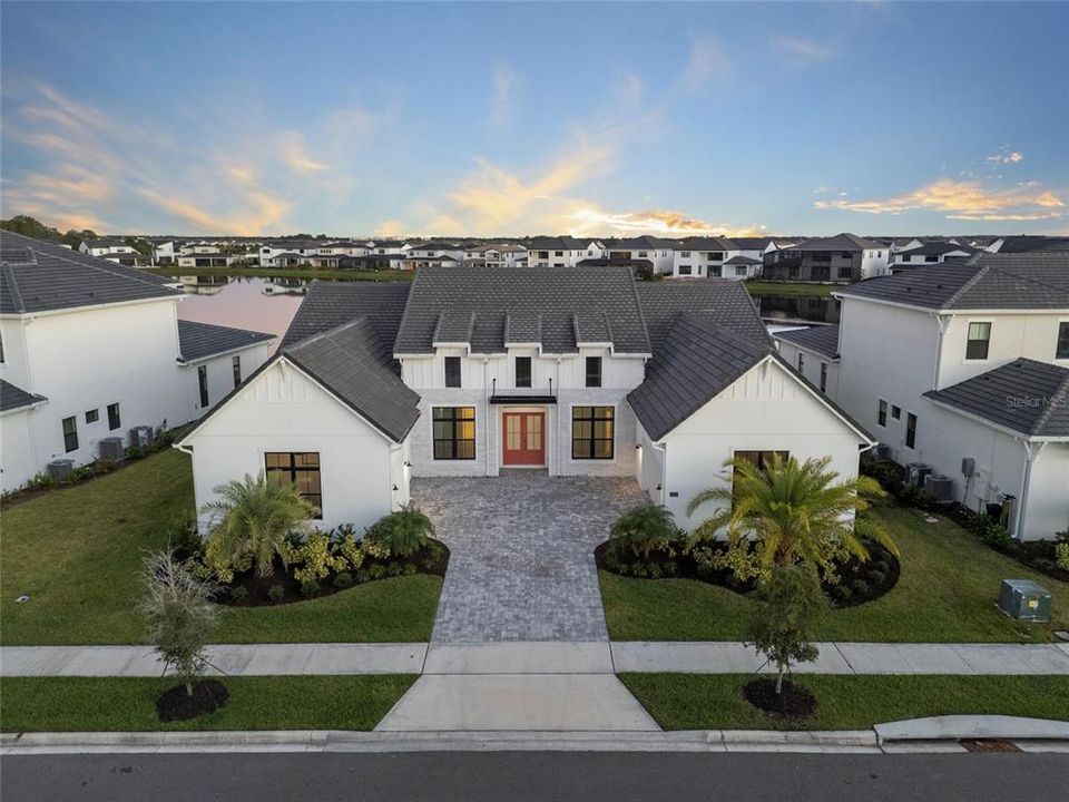 For Sale: $2,299,000 (5 beds, 6 baths, 4596 Square Feet)