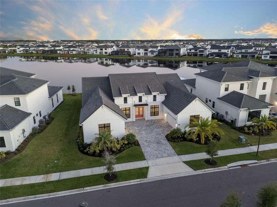 For Sale: $2,299,000 (5 beds, 6 baths, 4596 Square Feet)