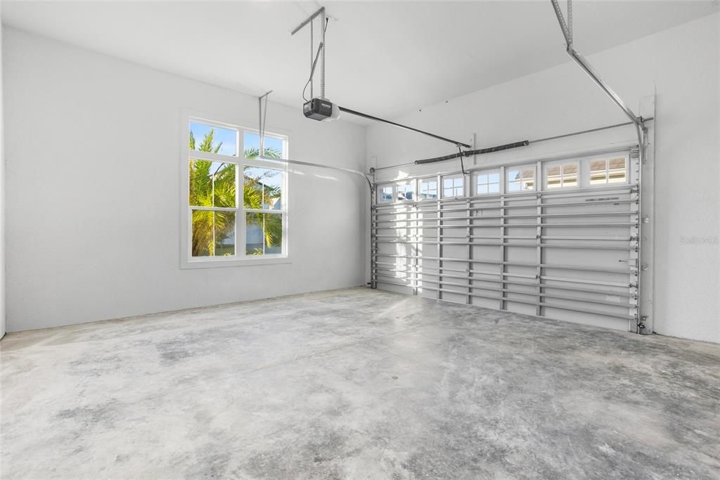 For Sale: $2,299,000 (5 beds, 6 baths, 4596 Square Feet)