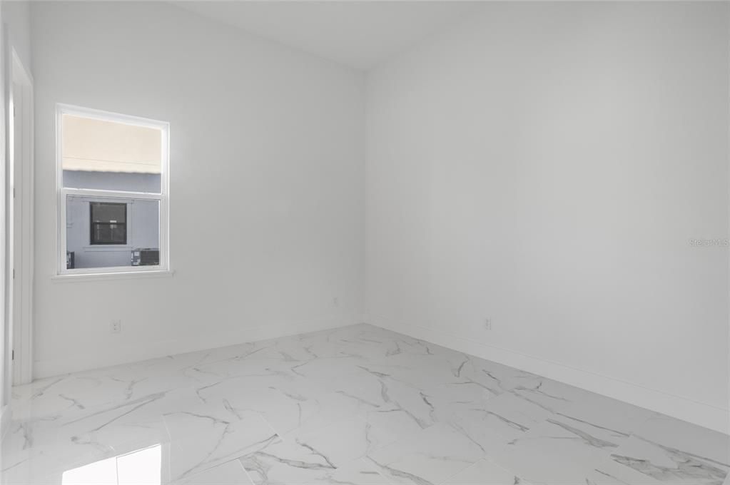 For Sale: $2,299,000 (5 beds, 6 baths, 4596 Square Feet)