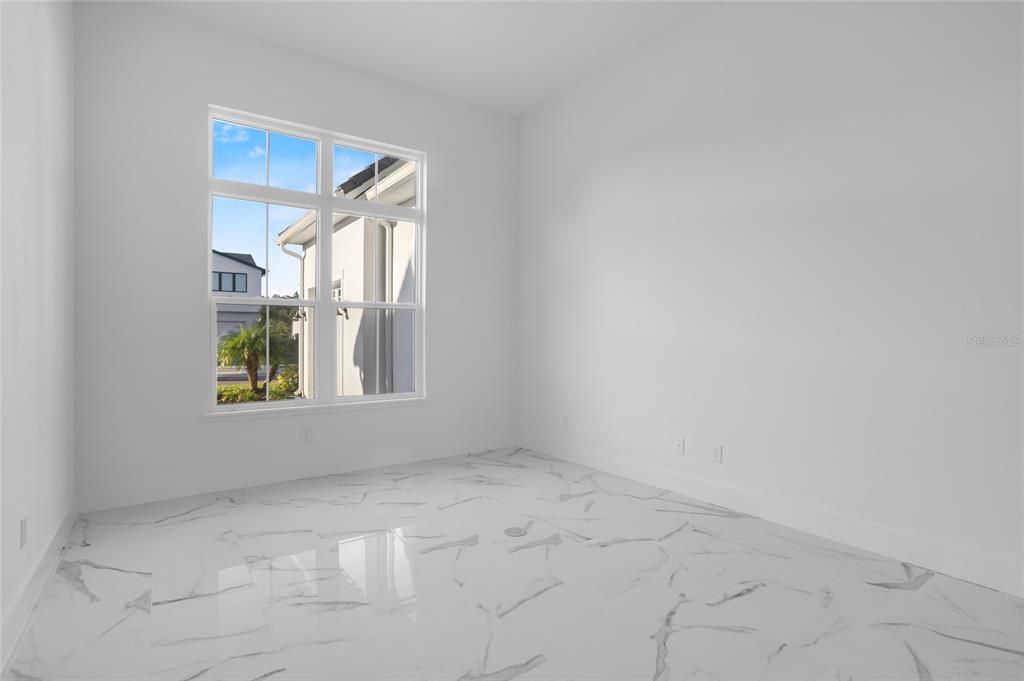 For Sale: $2,299,000 (5 beds, 6 baths, 4596 Square Feet)