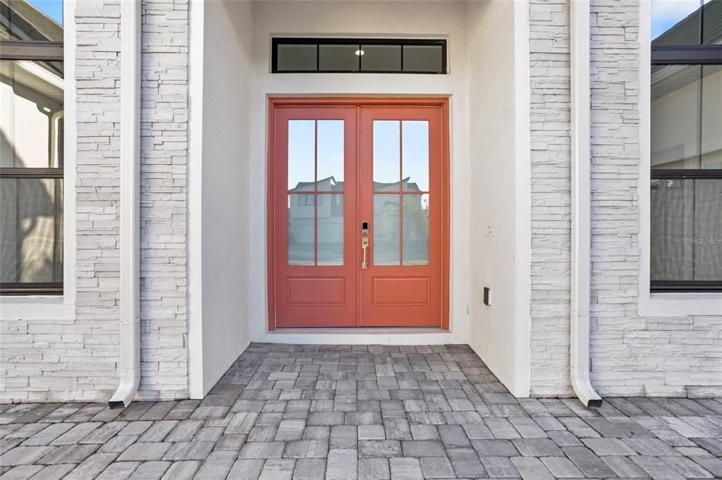 For Sale: $2,299,000 (5 beds, 6 baths, 4596 Square Feet)