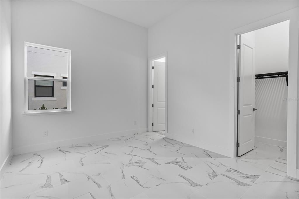 For Sale: $2,299,000 (5 beds, 6 baths, 4596 Square Feet)