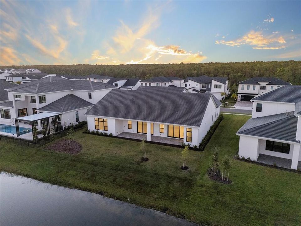 For Sale: $2,299,000 (5 beds, 6 baths, 4596 Square Feet)