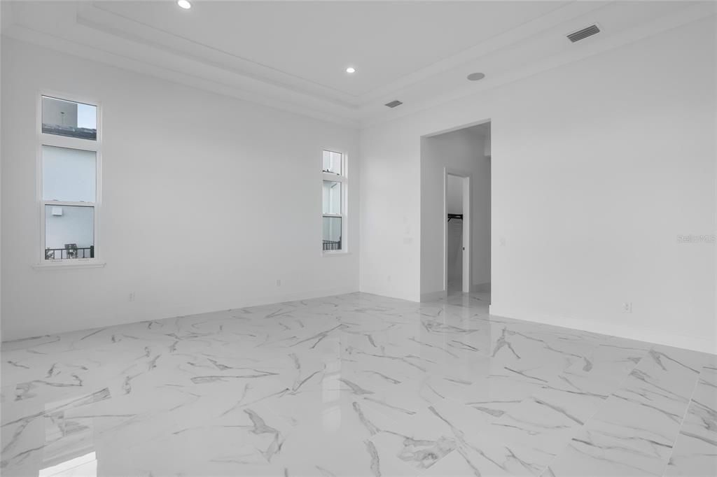 For Sale: $2,299,000 (5 beds, 6 baths, 4596 Square Feet)