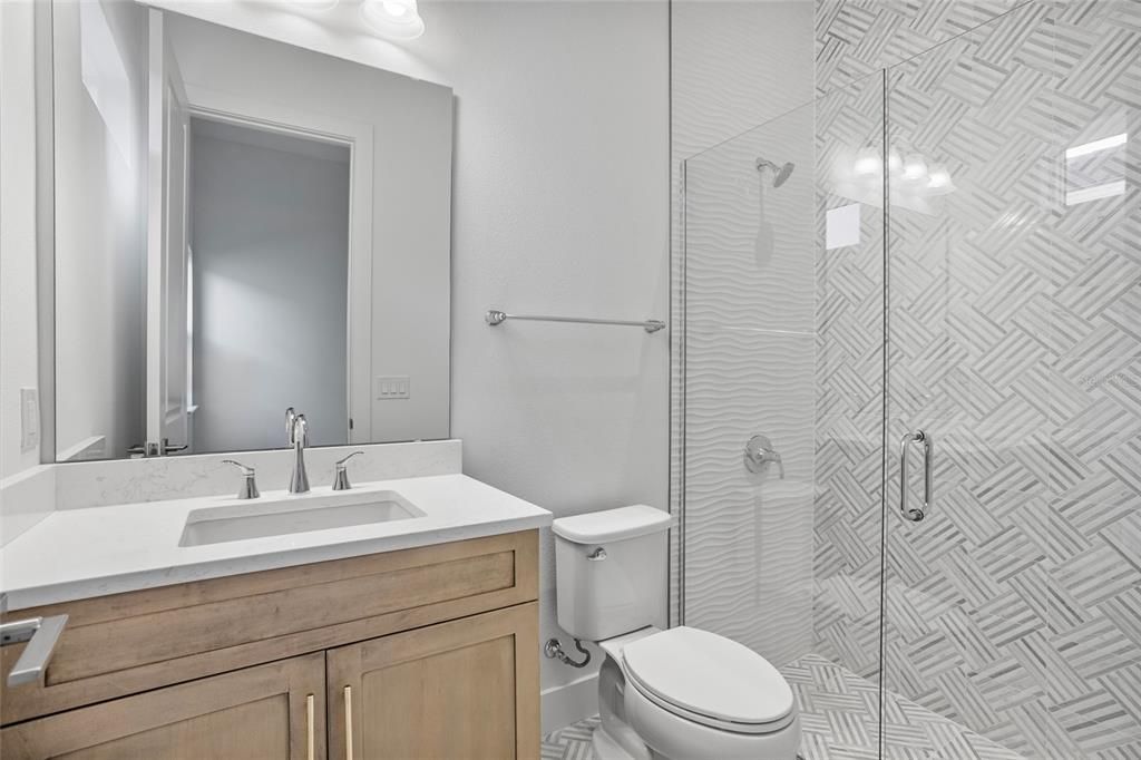 For Sale: $2,299,000 (5 beds, 6 baths, 4596 Square Feet)