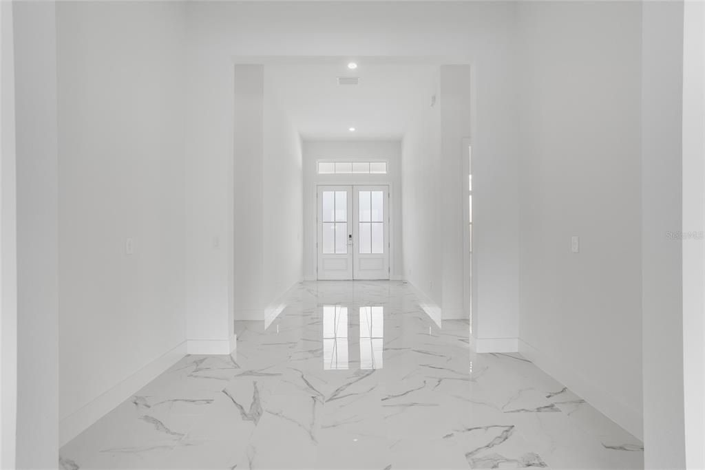 For Sale: $2,299,000 (5 beds, 6 baths, 4596 Square Feet)