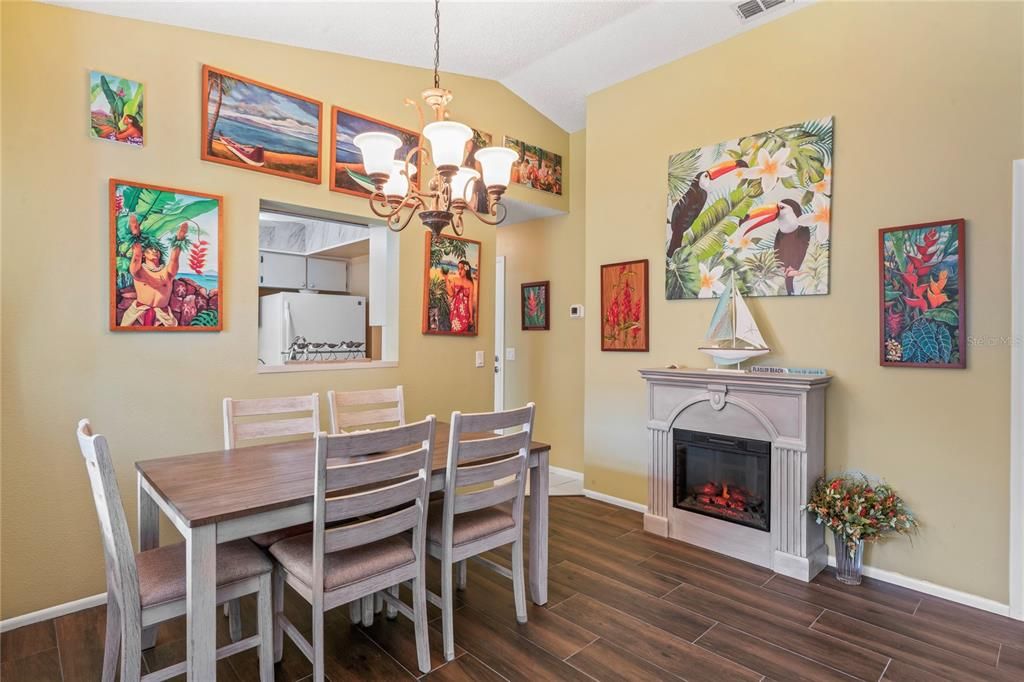 For Sale: $237,000 (2 beds, 2 baths, 1340 Square Feet)