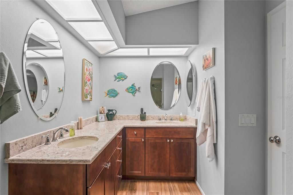 For Sale: $237,000 (2 beds, 2 baths, 1340 Square Feet)