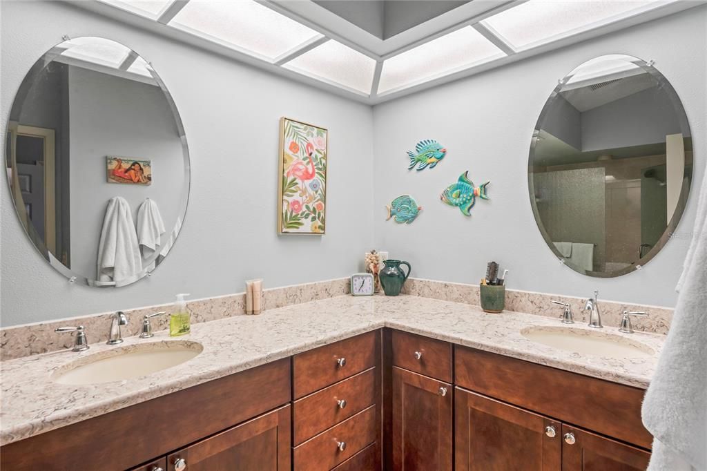 For Sale: $237,000 (2 beds, 2 baths, 1340 Square Feet)