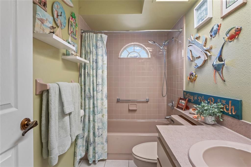 For Sale: $237,000 (2 beds, 2 baths, 1340 Square Feet)