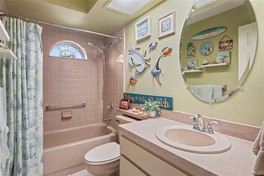 For Sale: $237,000 (2 beds, 2 baths, 1340 Square Feet)