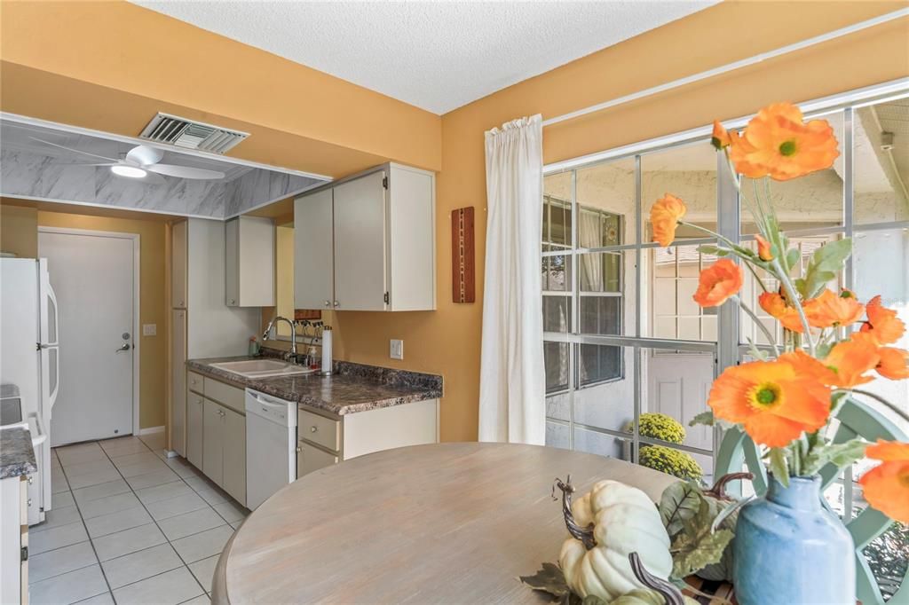 For Sale: $237,000 (2 beds, 2 baths, 1340 Square Feet)