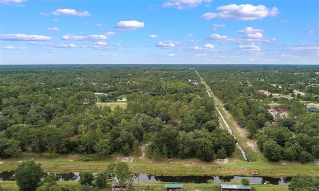 待售: $300,000 (2.59 acres)