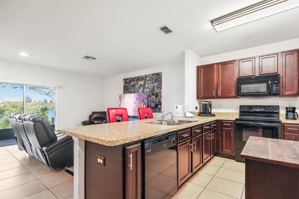 На продажу: $275,000 (3 спален, 2 ванн, 1507 Квадратных фут)