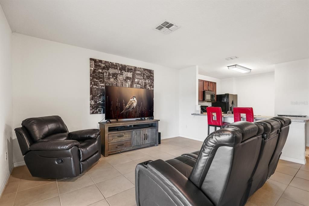 На продажу: $275,000 (3 спален, 2 ванн, 1507 Квадратных фут)