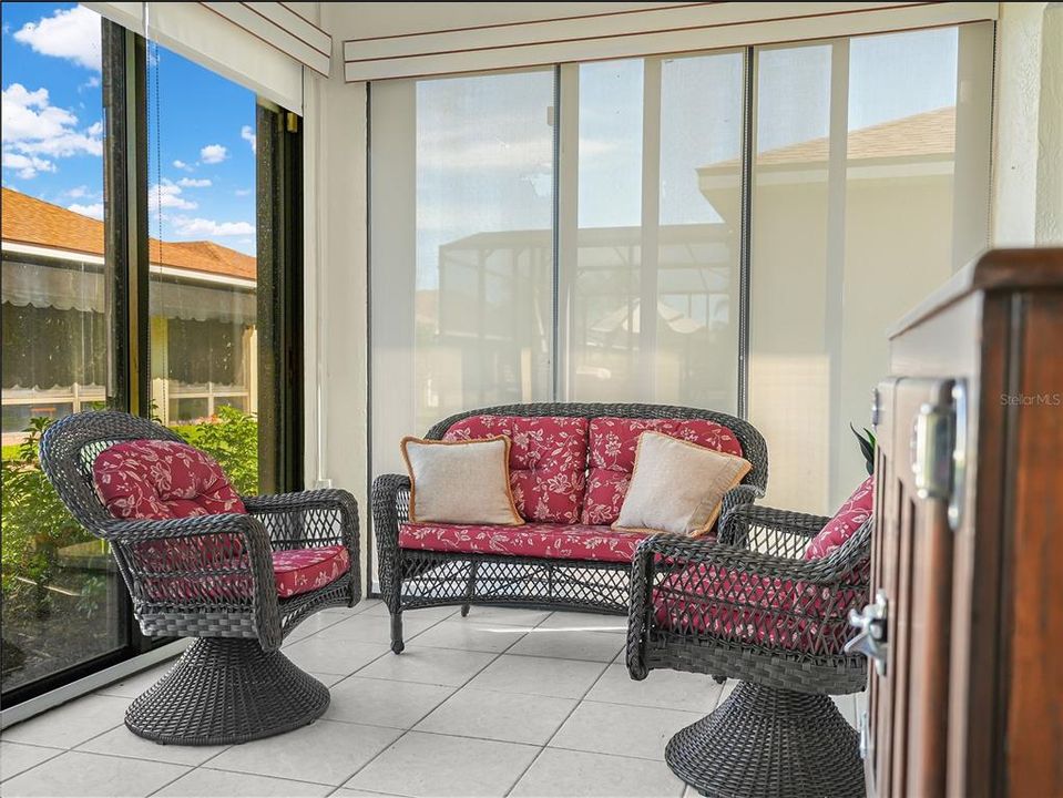 En Venta: $295,000 (3 camas, 2 baños, 1706 Pies cuadrados)