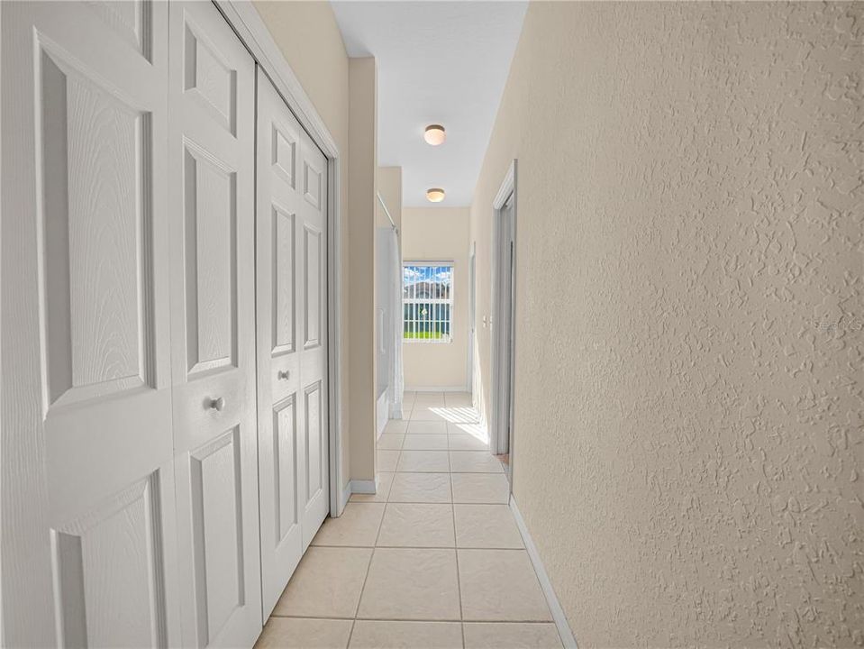 En Venta: $295,000 (3 camas, 2 baños, 1706 Pies cuadrados)