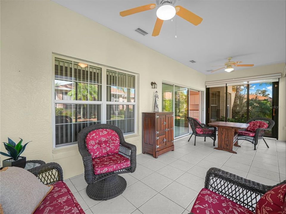 En Venta: $295,000 (3 camas, 2 baños, 1706 Pies cuadrados)