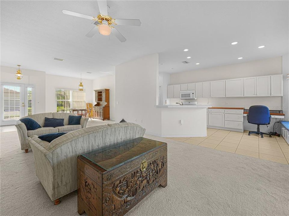 En Venta: $295,000 (3 camas, 2 baños, 1706 Pies cuadrados)