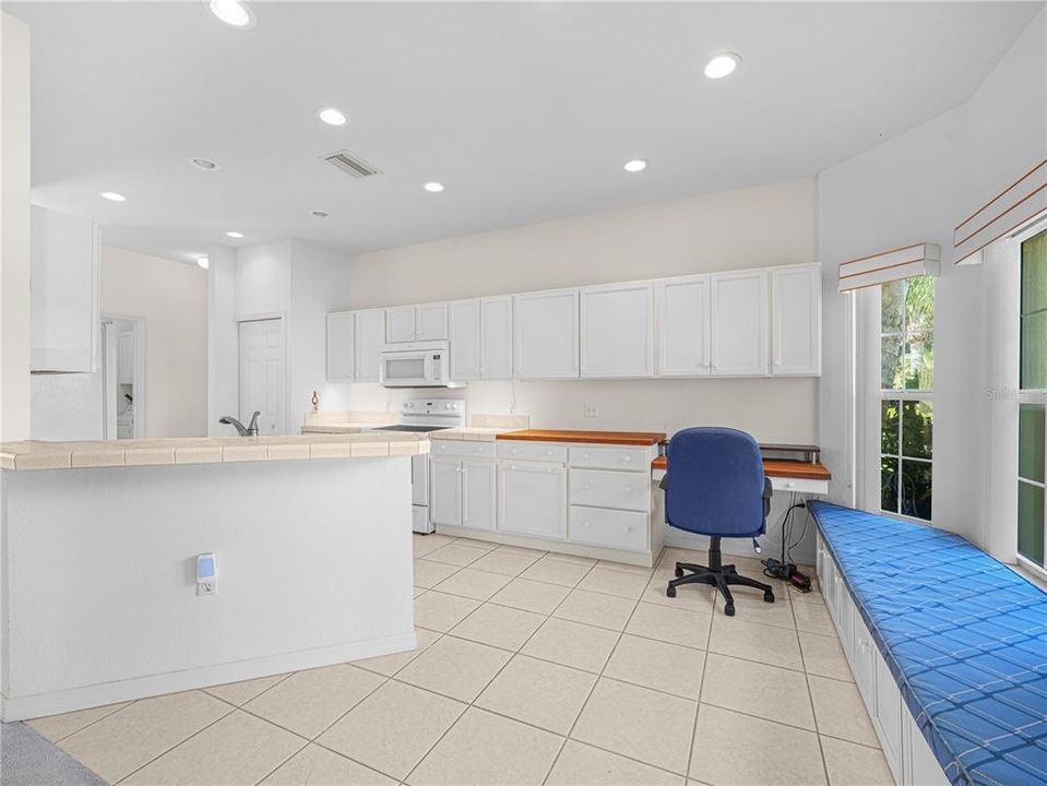 En Venta: $295,000 (3 camas, 2 baños, 1706 Pies cuadrados)