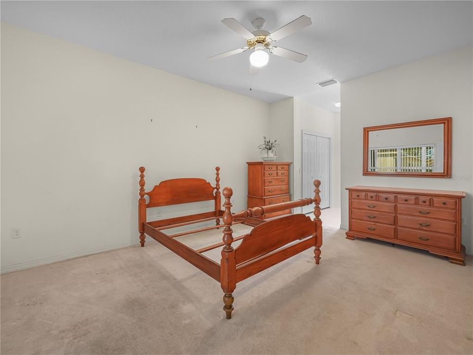 En Venta: $295,000 (3 camas, 2 baños, 1706 Pies cuadrados)