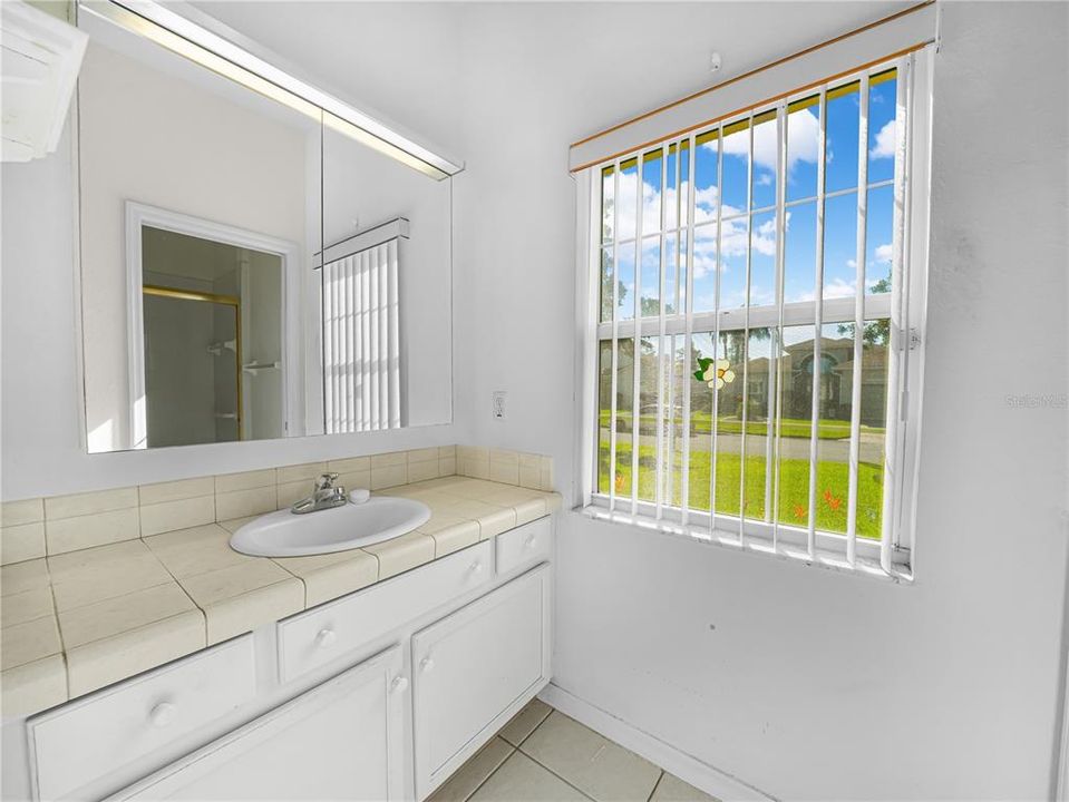 En Venta: $295,000 (3 camas, 2 baños, 1706 Pies cuadrados)