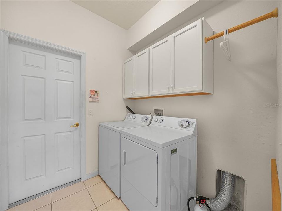 En Venta: $295,000 (3 camas, 2 baños, 1706 Pies cuadrados)