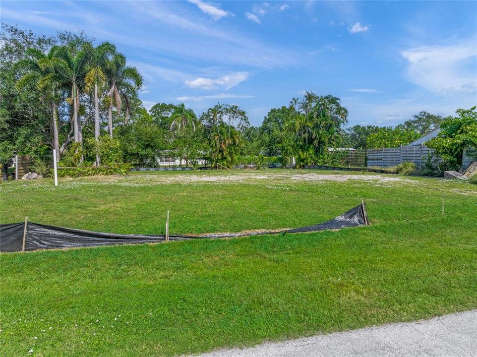 Active With Contract: $500,000 (0.35 acres)