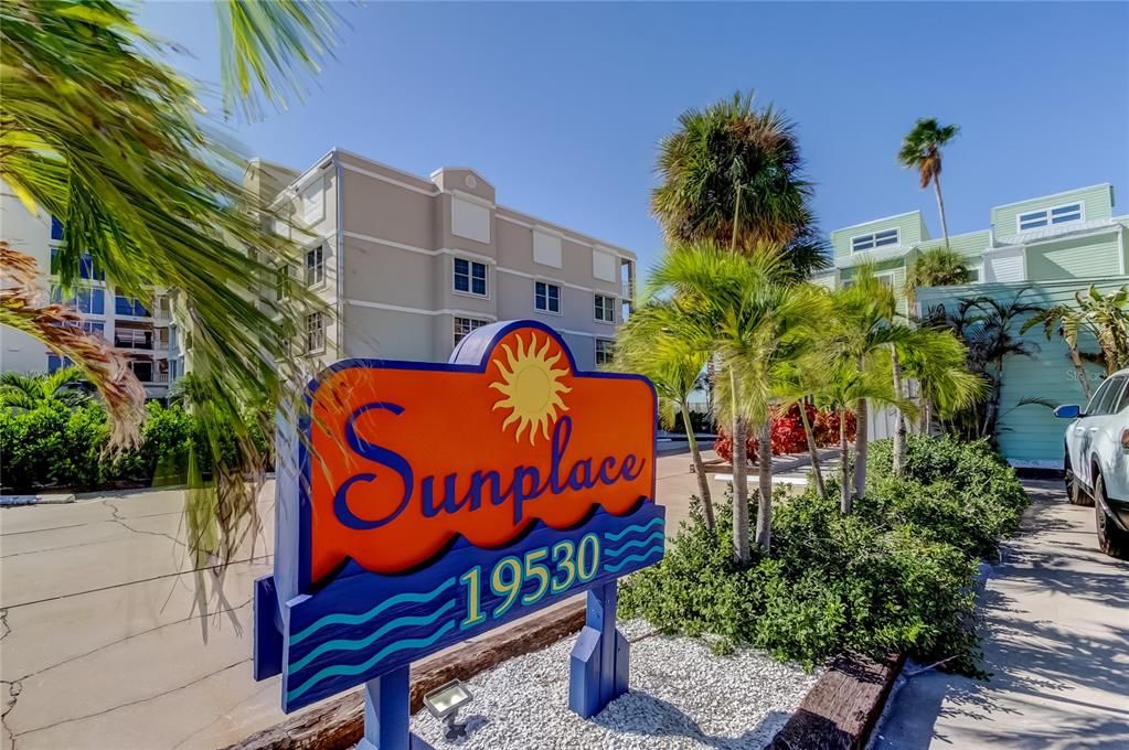 For Sale: $950,000 (3 beds, 2 baths, 1250 Square Feet)