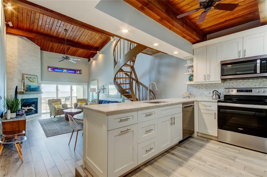 For Sale: $950,000 (3 beds, 2 baths, 1250 Square Feet)