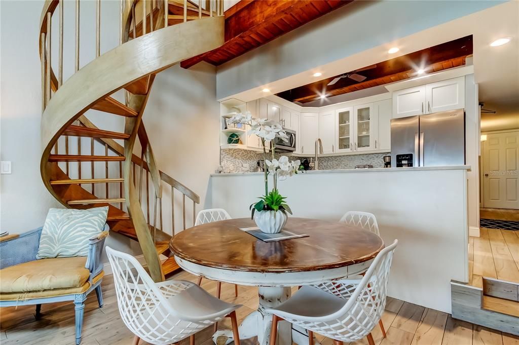 For Sale: $950,000 (3 beds, 2 baths, 1250 Square Feet)