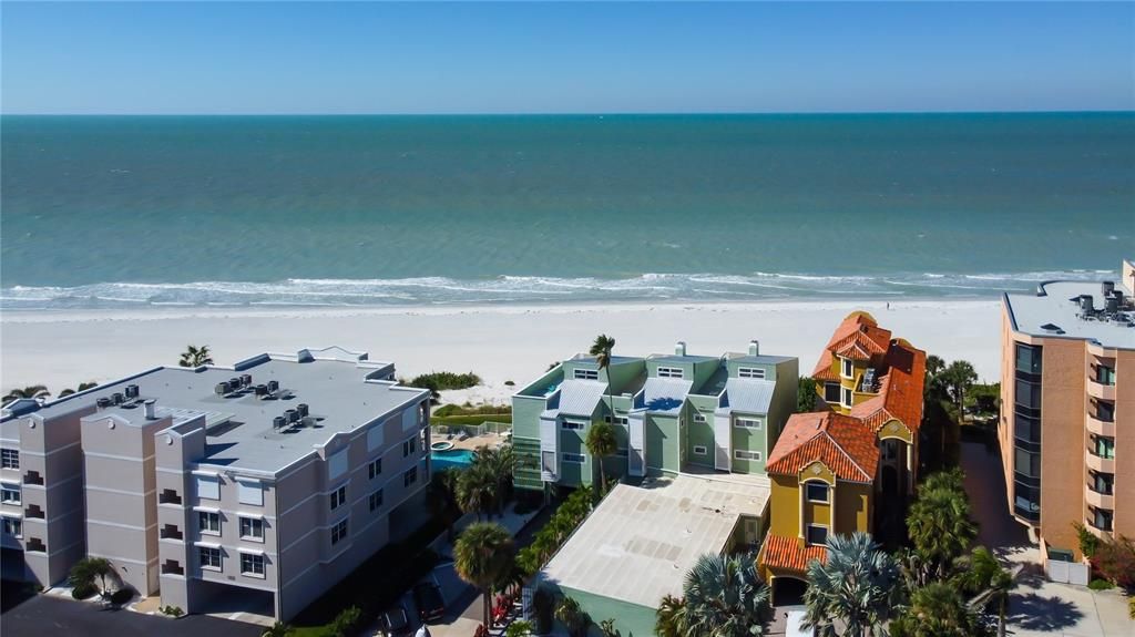 For Sale: $950,000 (3 beds, 2 baths, 1250 Square Feet)