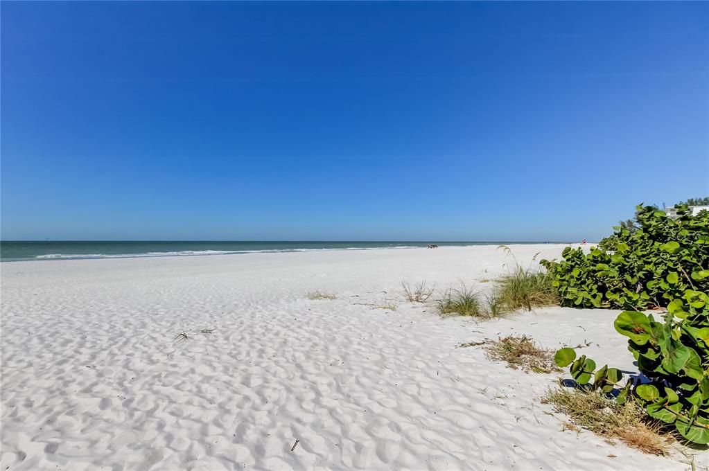 For Sale: $950,000 (3 beds, 2 baths, 1250 Square Feet)