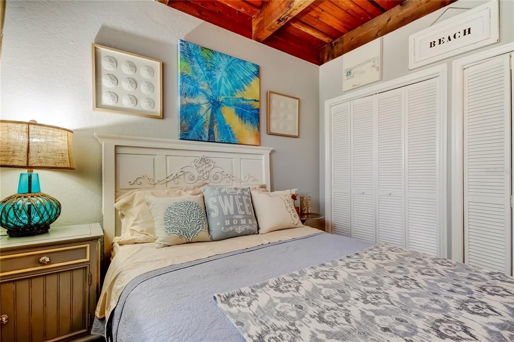 For Sale: $950,000 (3 beds, 2 baths, 1250 Square Feet)