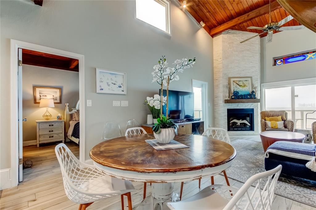 For Sale: $950,000 (3 beds, 2 baths, 1250 Square Feet)