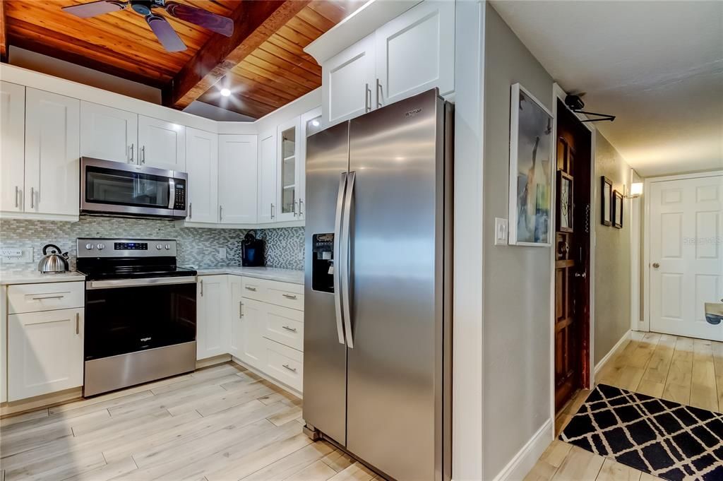 For Sale: $950,000 (3 beds, 2 baths, 1250 Square Feet)