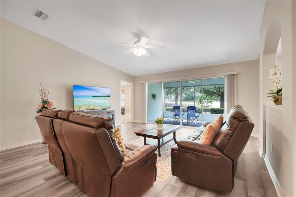 For Sale: $389,000 (3 beds, 2 baths, 1832 Square Feet)