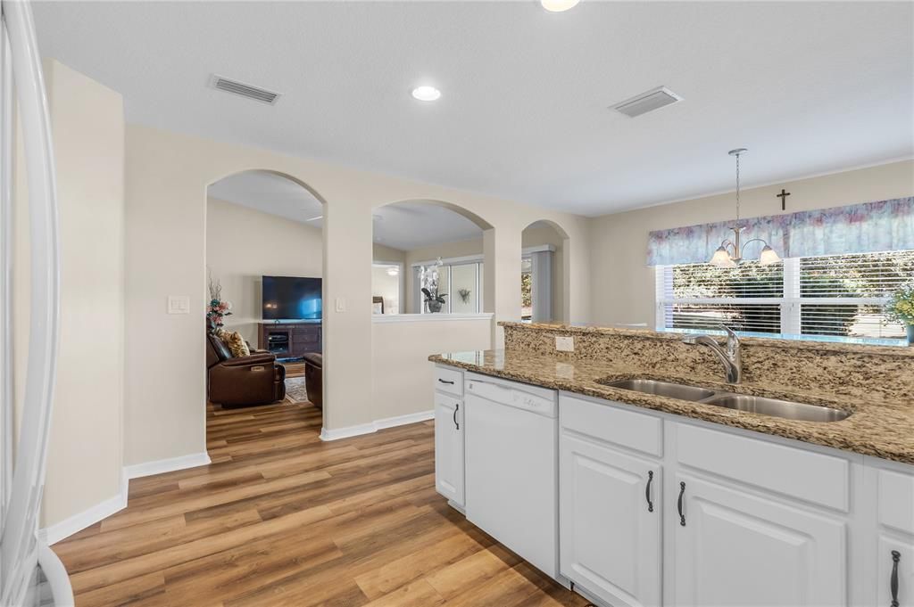 For Sale: $389,000 (3 beds, 2 baths, 1832 Square Feet)