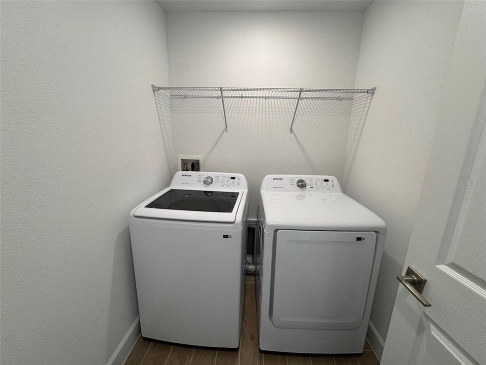 Activo con contrato: $589,990 (4 camas, 2 baños, 2560 Pies cuadrados)