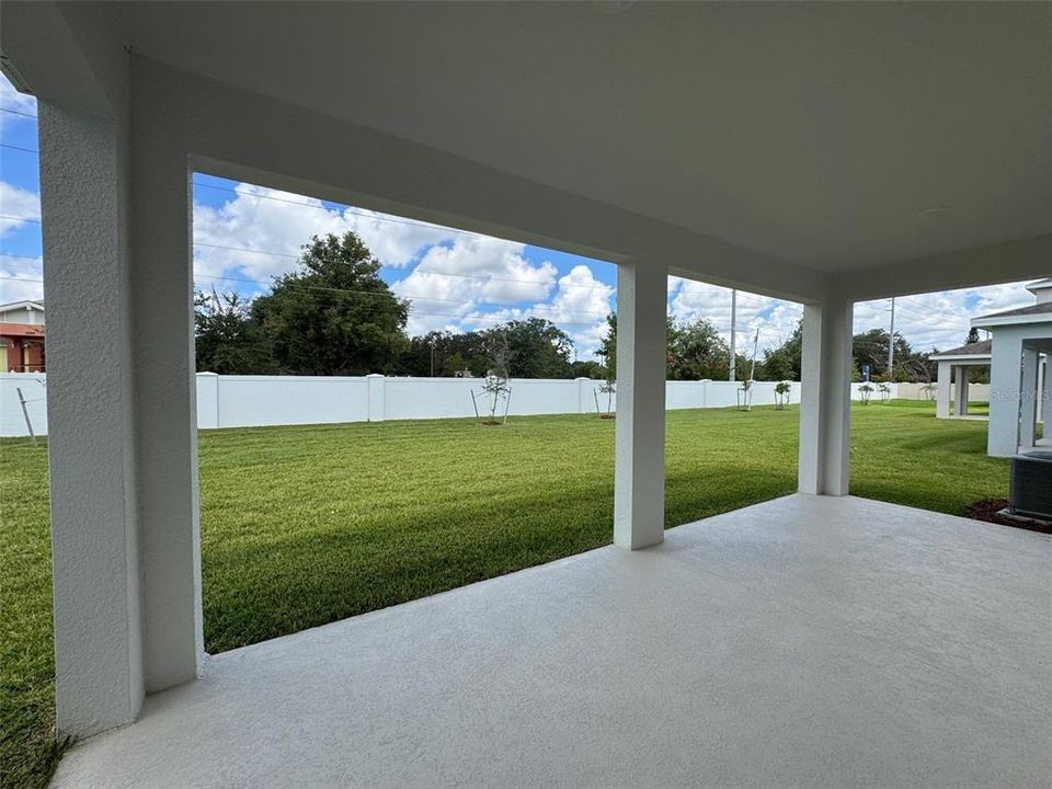 Activo con contrato: $589,990 (4 camas, 2 baños, 2560 Pies cuadrados)