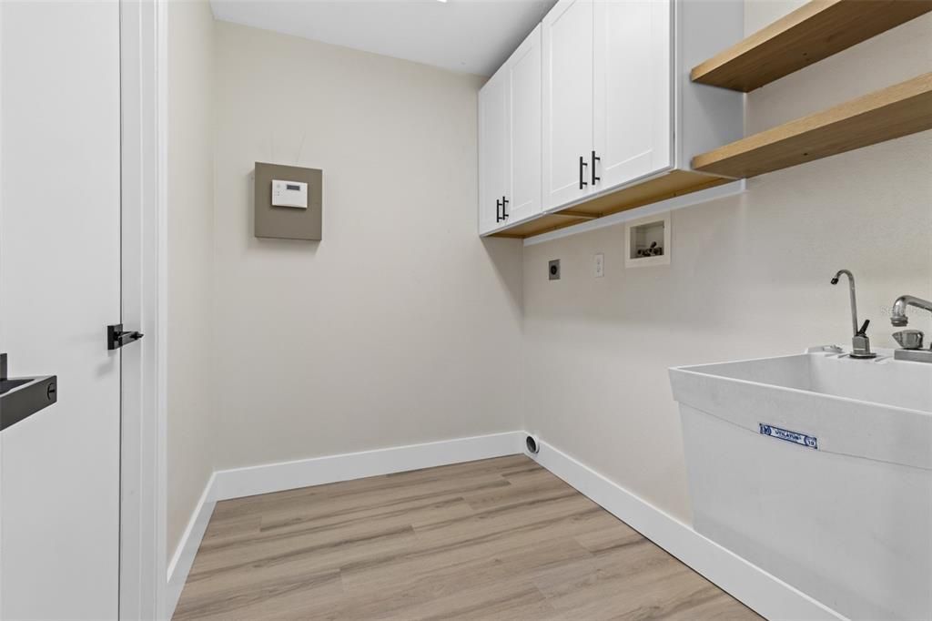 For Sale: $379,900 (4 beds, 2 baths, 2182 Square Feet)