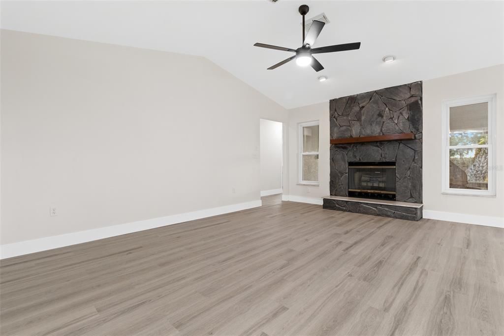 For Sale: $379,900 (4 beds, 2 baths, 2182 Square Feet)